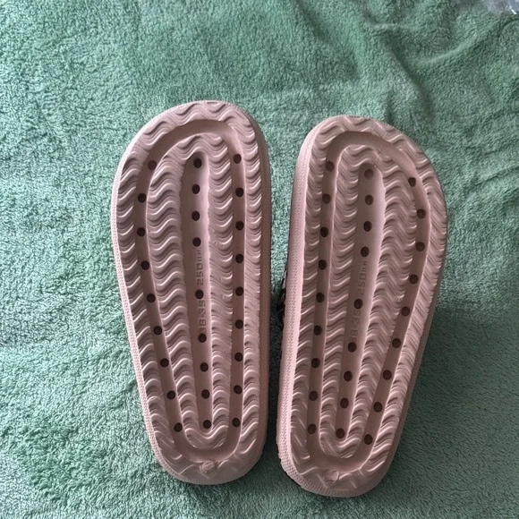 Leopard Print Slide Sandals - Picture 2 of 2